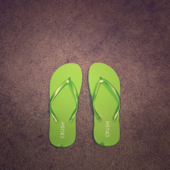 Green flip flops - Picture 1 of 2